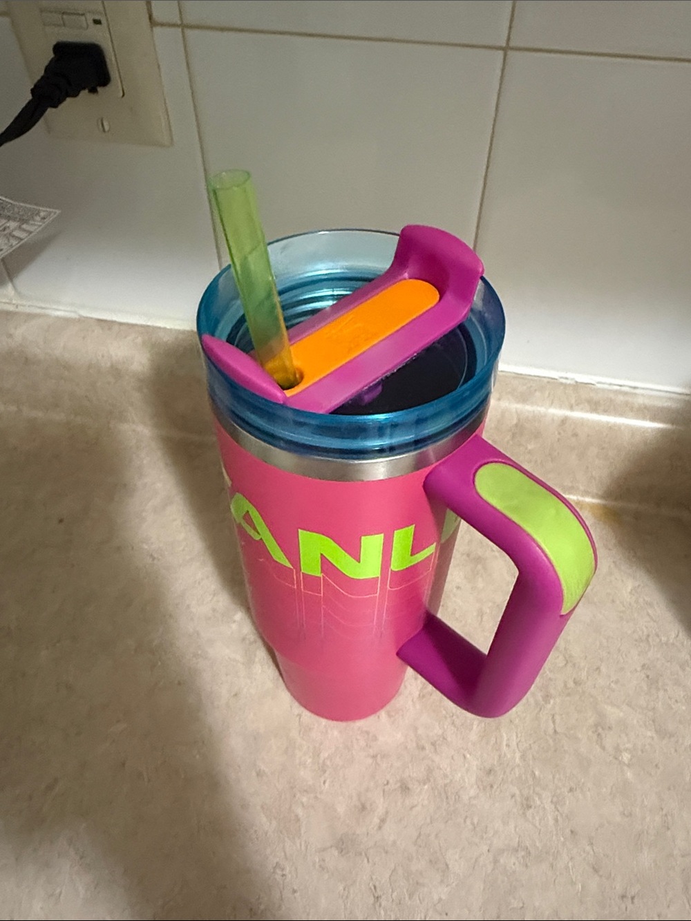Stanley Vivid Violet Reverb 30 oz Travel Tumbler with Lime Accent and Blue Lid - Picture 2 of 6